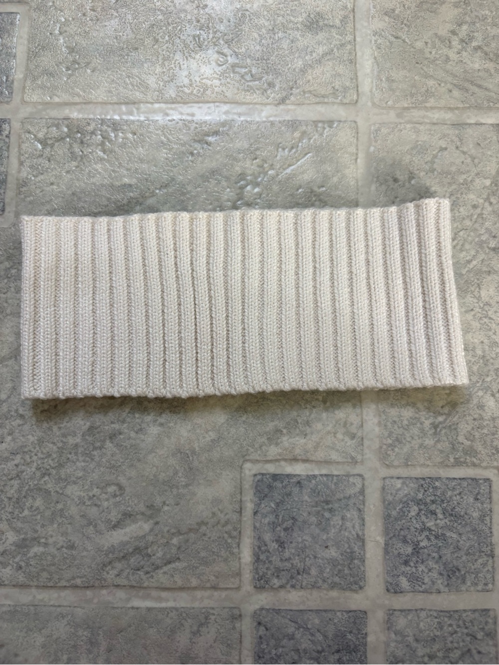 4 Piece Neutral Winter Set-3 Beanies+1 Headband - Picture 2 of 12